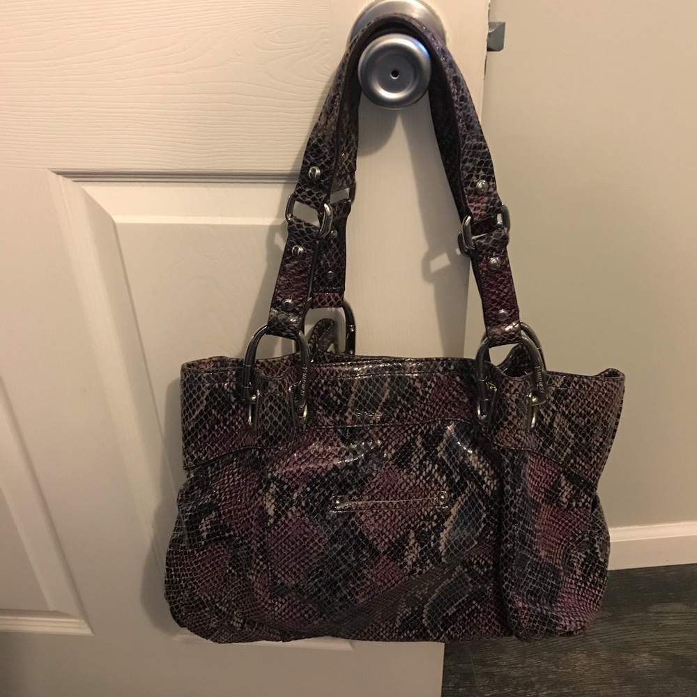 B. Makowsky hand bag